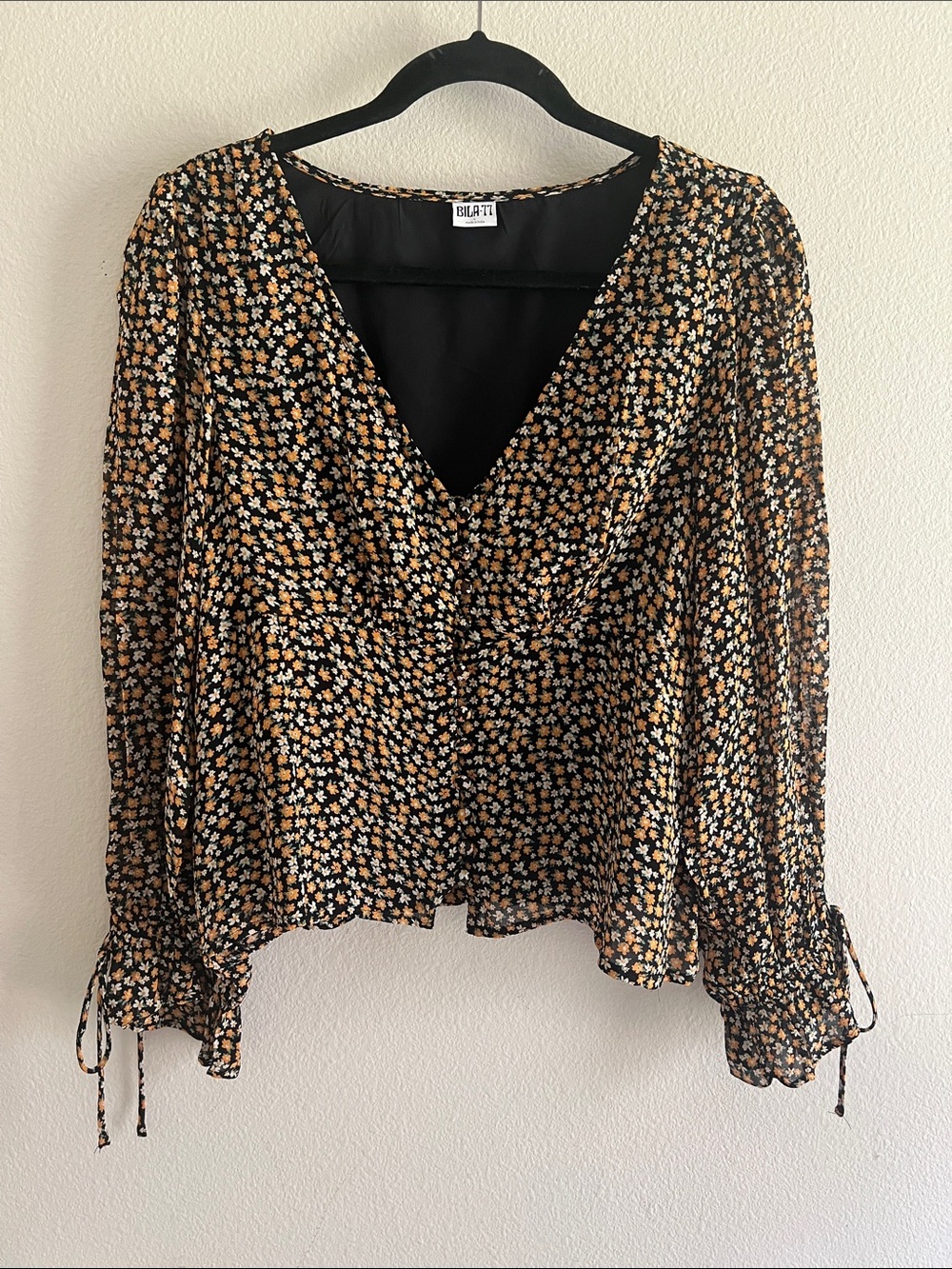Anthropologie Bila 77 Floral Blouse Black Tan Button Front Boho Women’s L